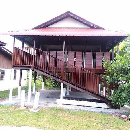 Rumah Kurnia Кангар Екстер'єр фото